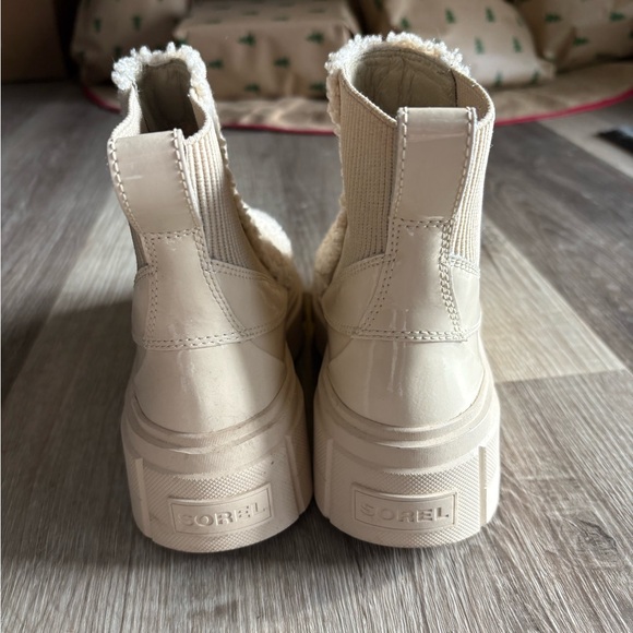 Sorel winter boots - Picture 2 of 7